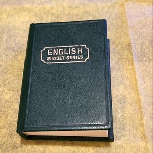 VINTAGE English Dictionary 1964 Midget Series Green 3.25" X 2.25"